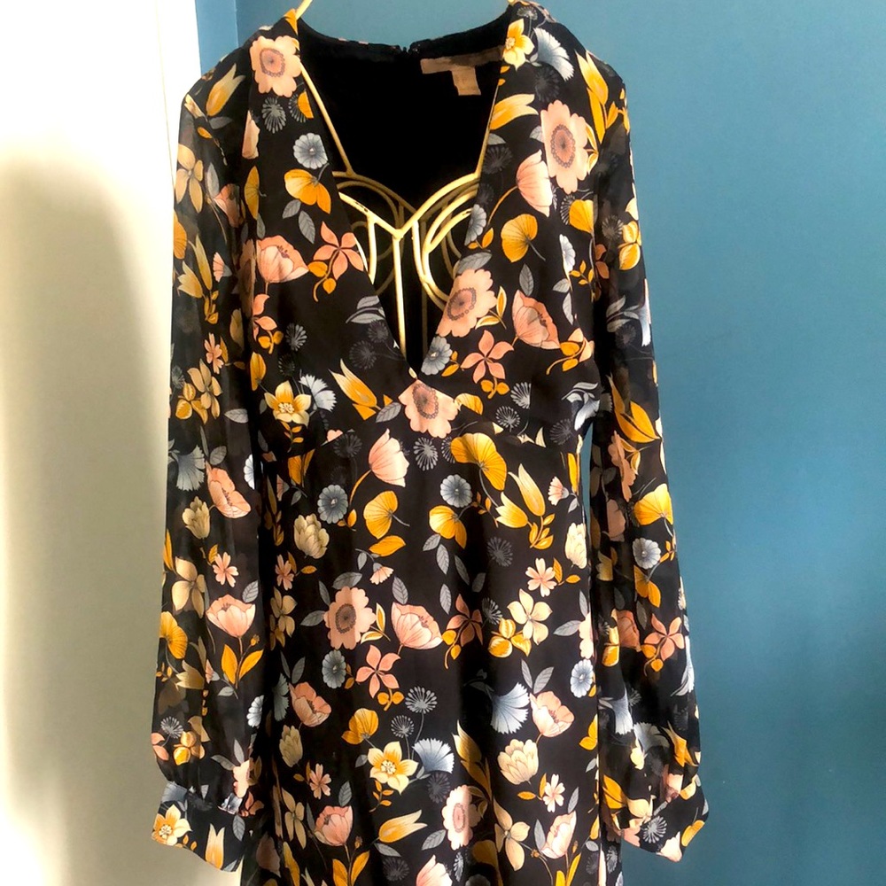 F21 floral plunging v, sheer sleeves, button wrist